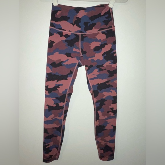 lululemon athletica Pants - Women’s Lululemon Camouflage Leggings